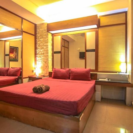 Bar Oz Riverside Guesthouse Phnom Penh Dış mekan fotoğraf