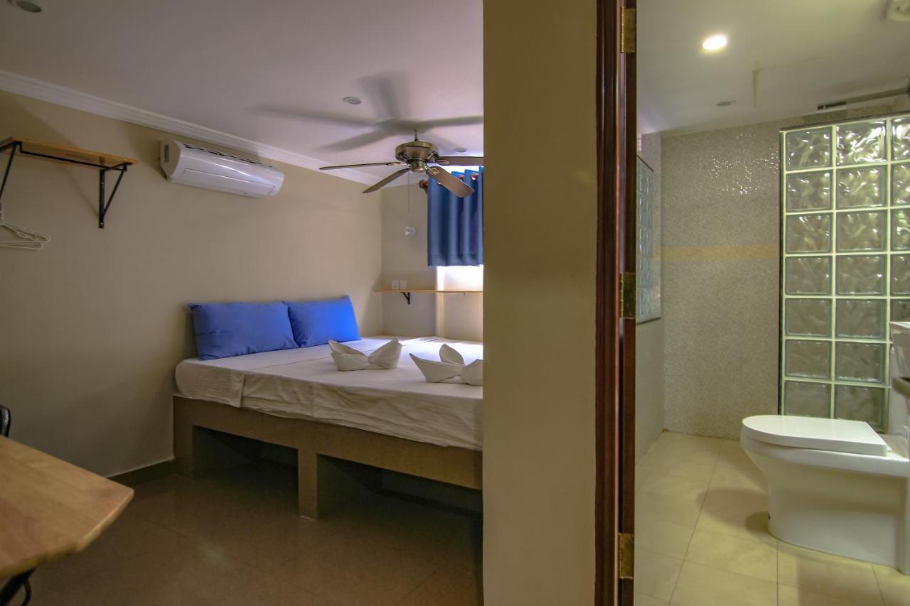 Bar Oz Riverside Guesthouse Phnom Penh Dış mekan fotoğraf