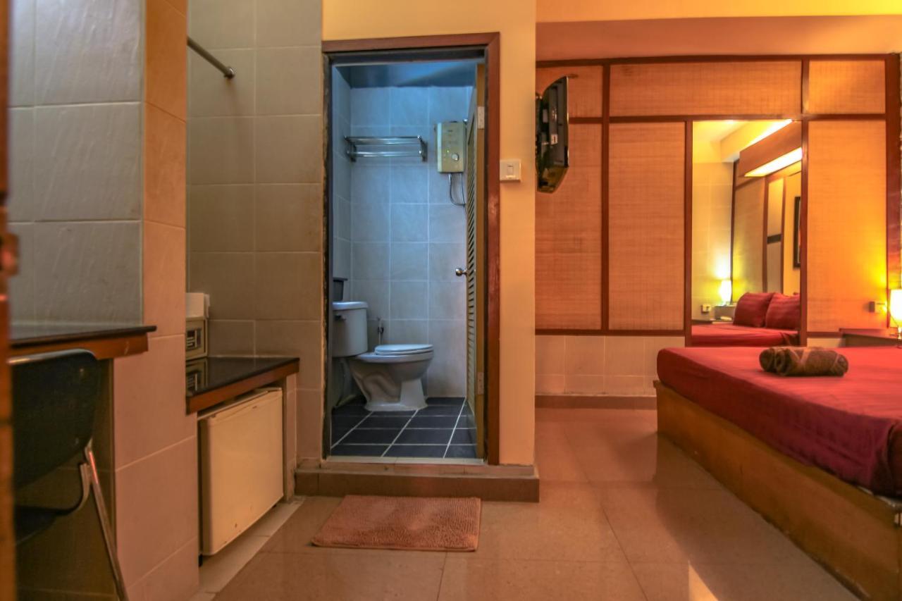 Bar Oz Riverside Guesthouse Phnom Penh Dış mekan fotoğraf